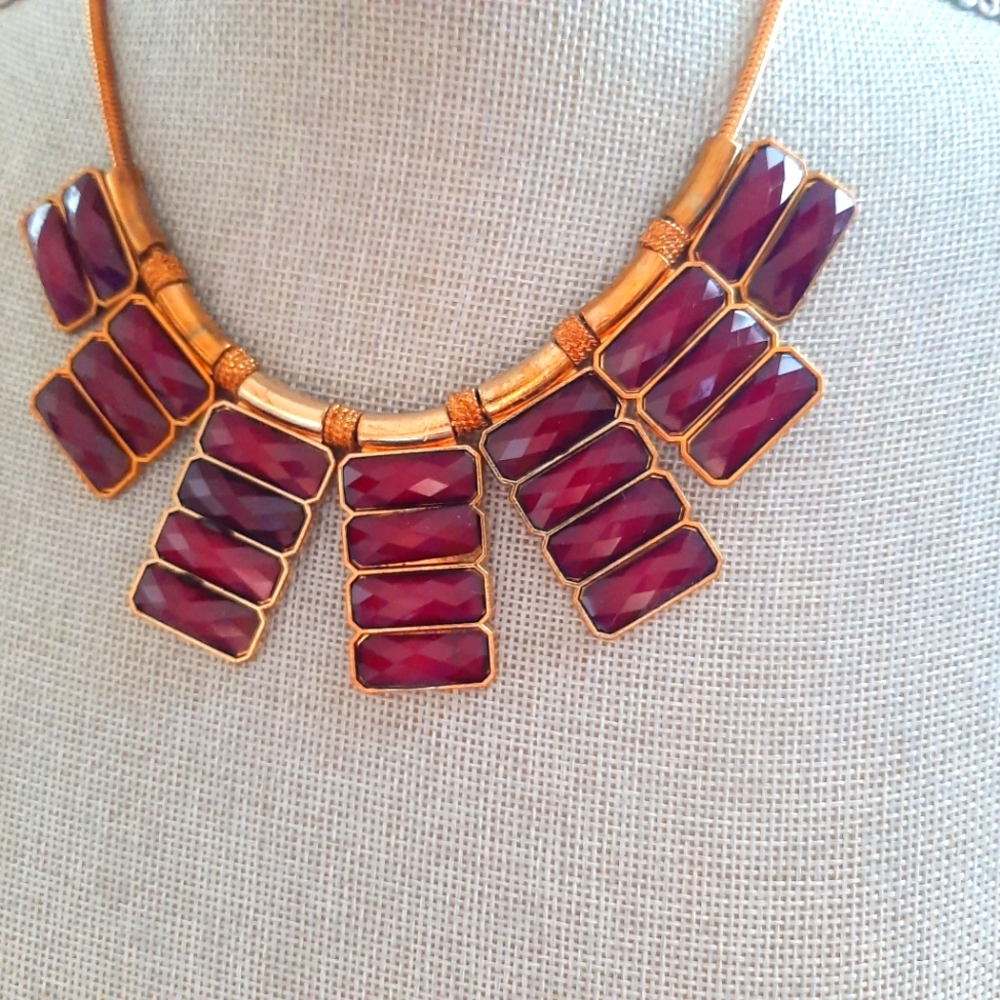 💚FINAL SALE 💚 3 for $25  Beautiful Statement Choker Necklace